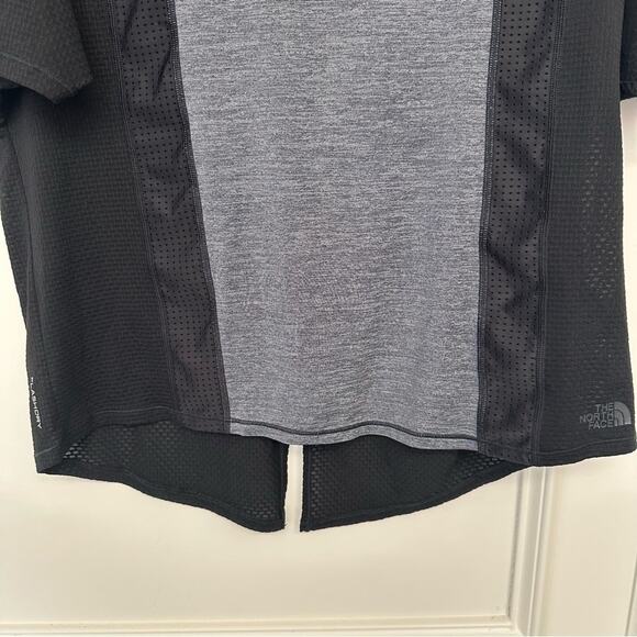 The North Face Black Mesh Workout T Shirt Size M Short Sleeve Sweatshirt - Picture 4 of 13